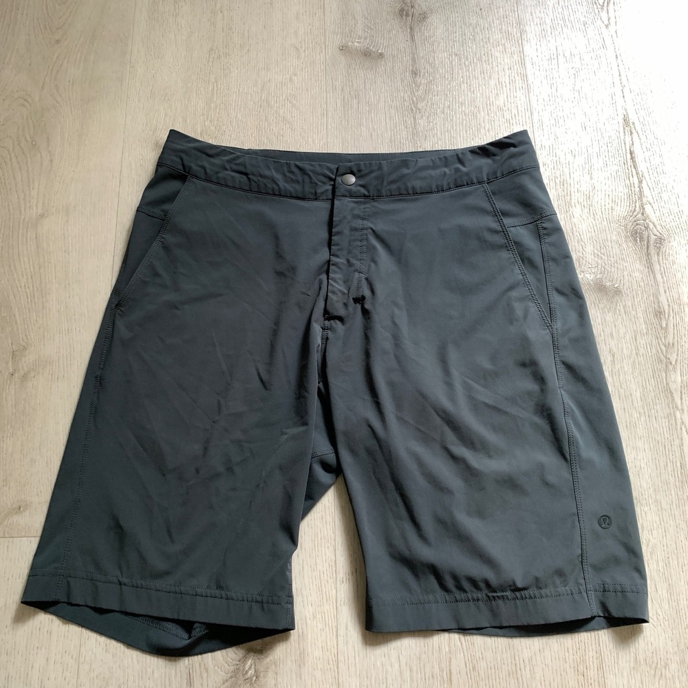 Lululemon Mens Commission Shorts 9 Inch Inseam Gray Chino Style Golf Active 32